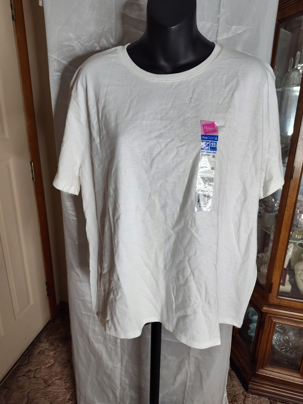 Hanes White Short-Sleeve Crewneck Tee Size XL